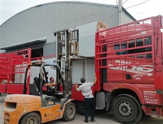 木質(zhì)免漆防火門(mén)整車發(fā)貨